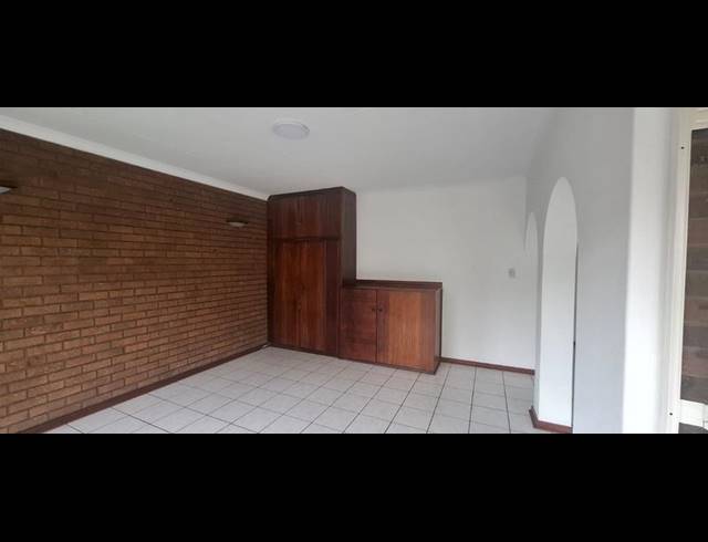 3 BEDROOM TOWNHOUSE FOR SALE IN RUSTIVIA